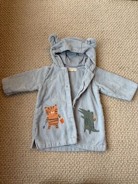 Elegant Baby - Baby Blue Hooded bath robe / beach coverup with Animal Appliqués